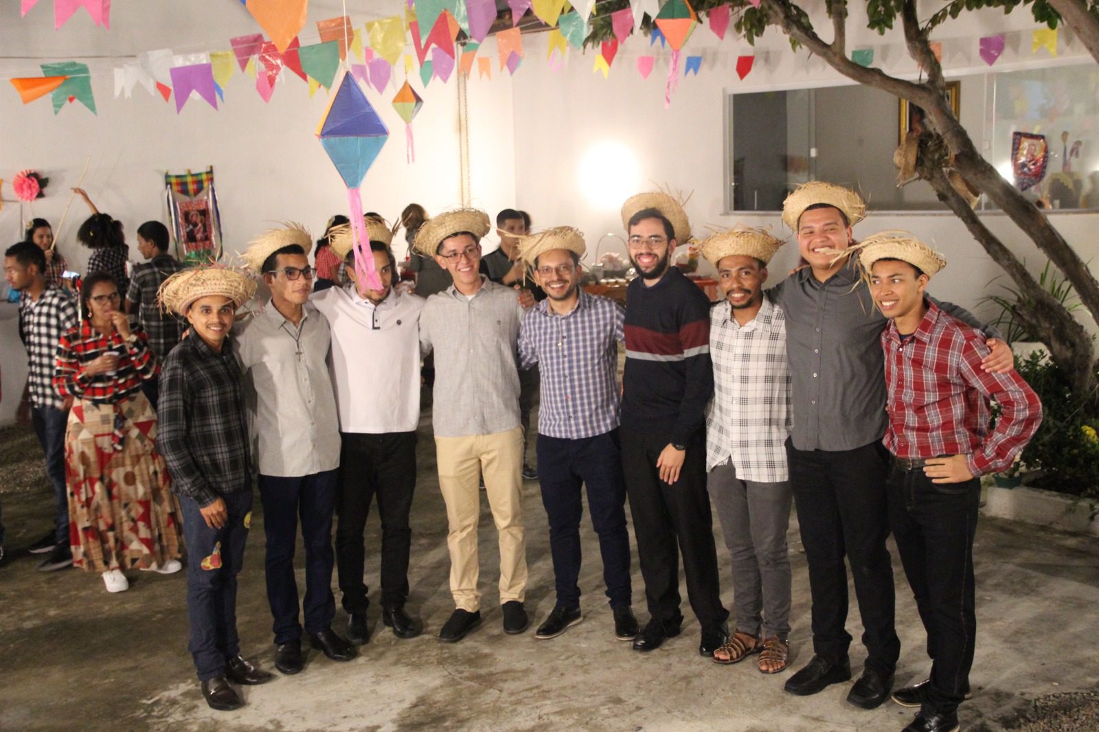 Propedêutico e Etapa do Discipulado da Arquidiocese realizam confraternização junina