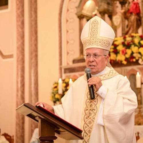 Dom Josafá Menezes se despede de Vitória da Conquista durante Missa de Envio para assumir Arquidiocese de Aracaju